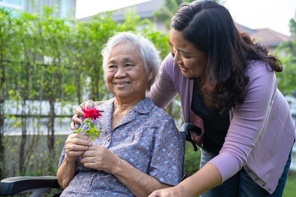 A Day in Memory Care: What Families Should Know